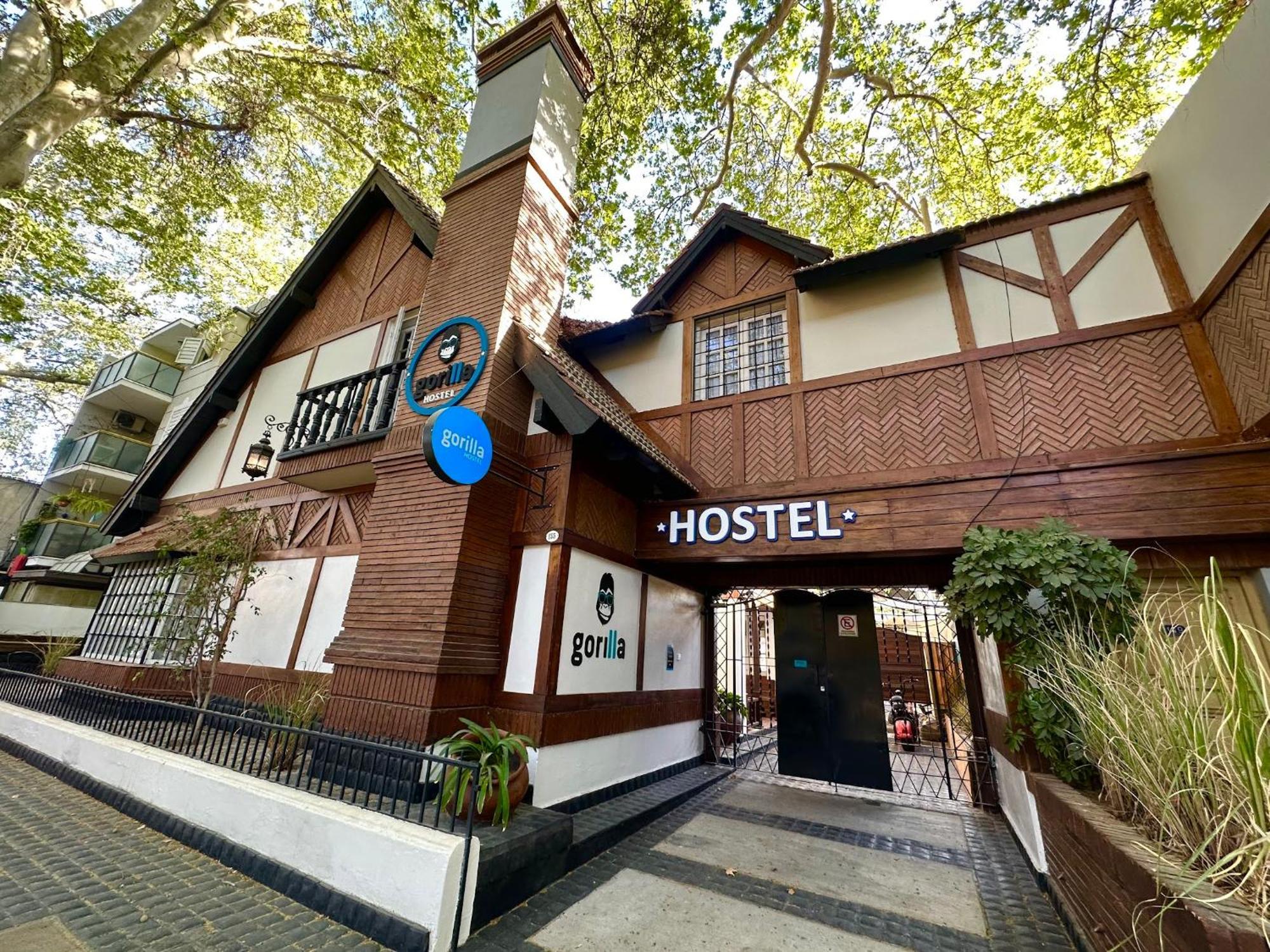 Gorilla Hostel Mendoza Bagian luar foto