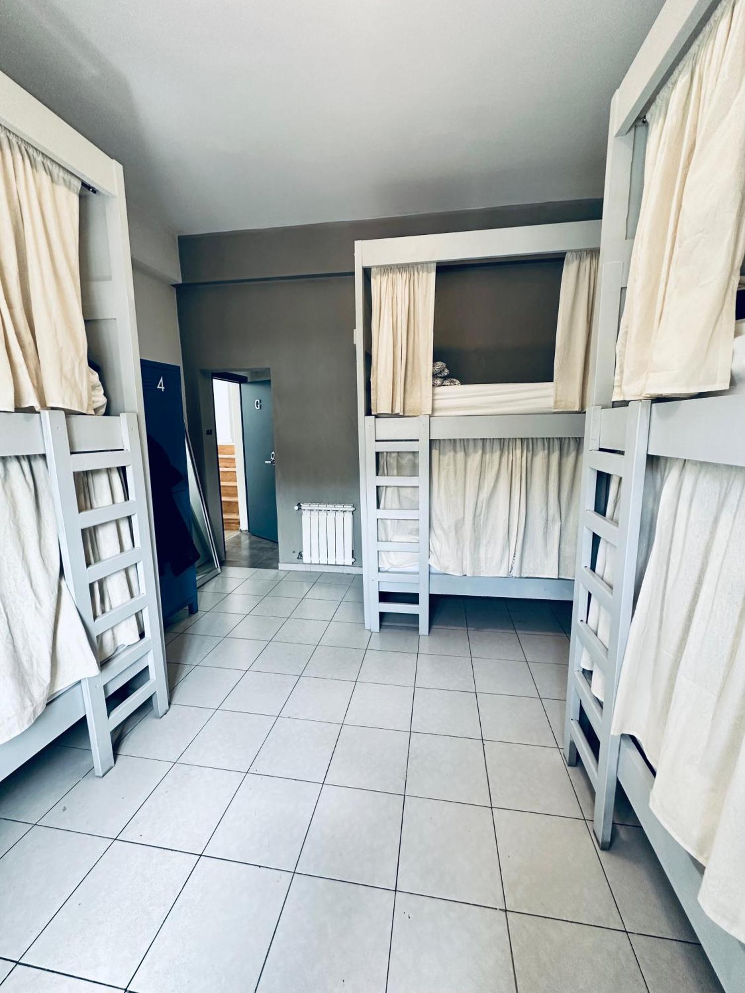 Gorilla Hostel Mendoza Ruang foto