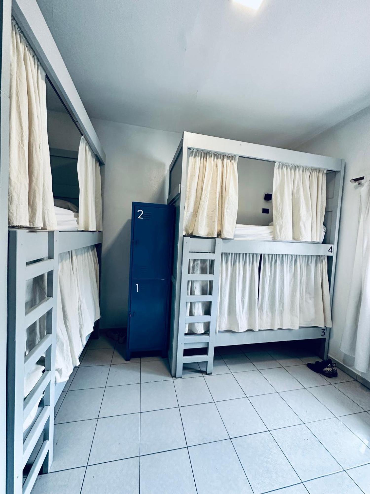 Gorilla Hostel Mendoza Ruang foto