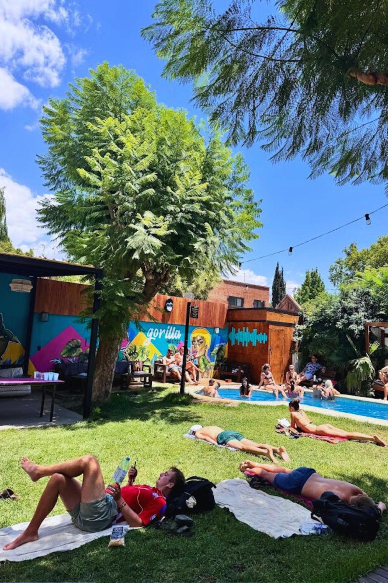 Gorilla Hostel Mendoza Bagian luar foto
